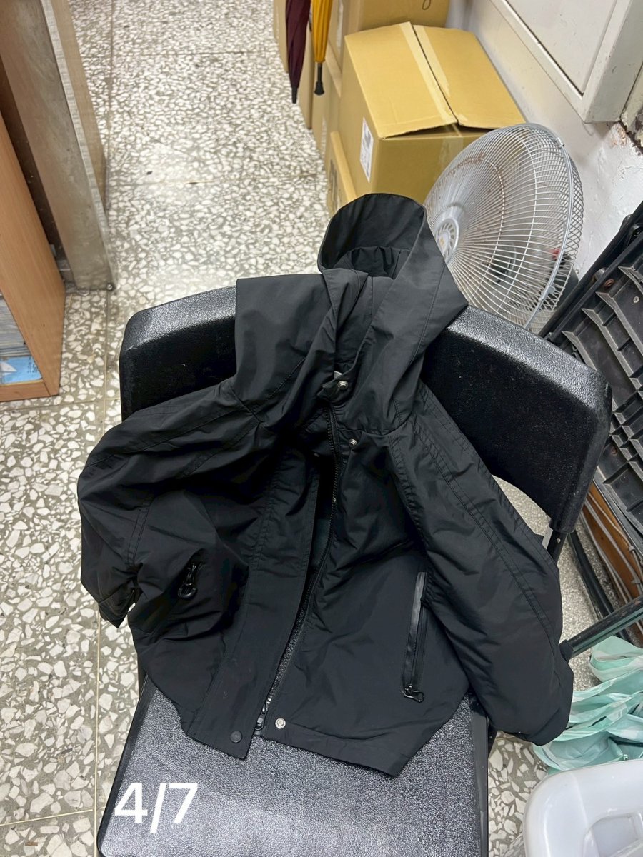 黑色外套