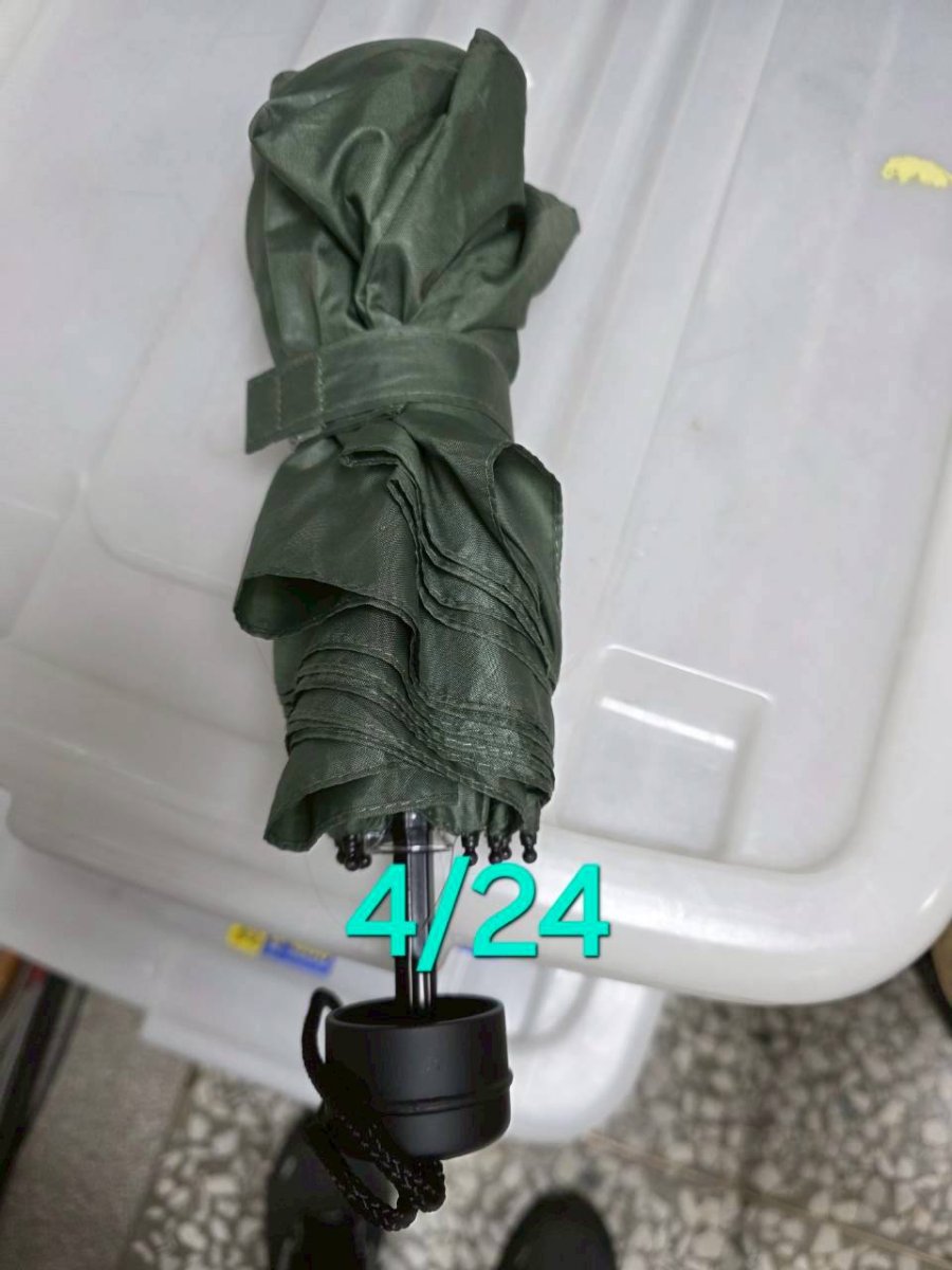 綠色雨傘
