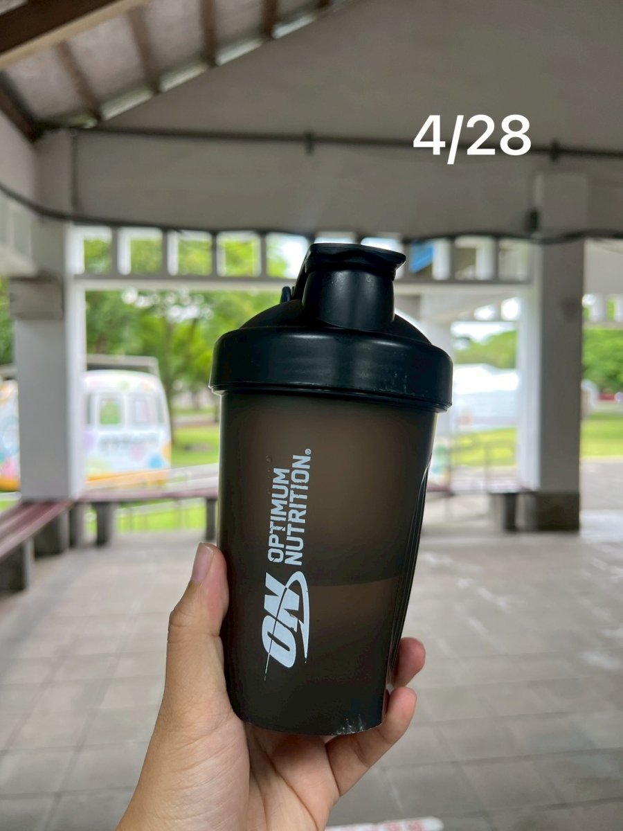黑色水杯