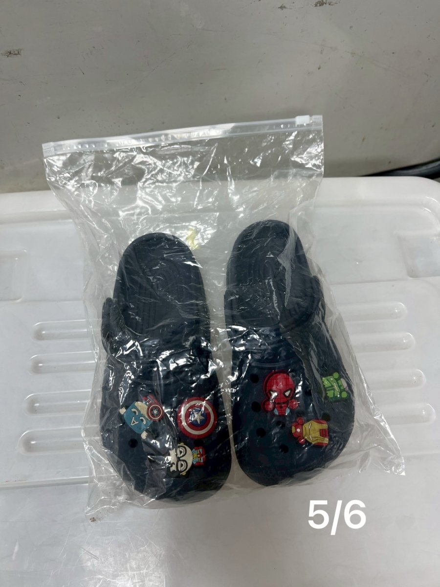 洞洞鞋