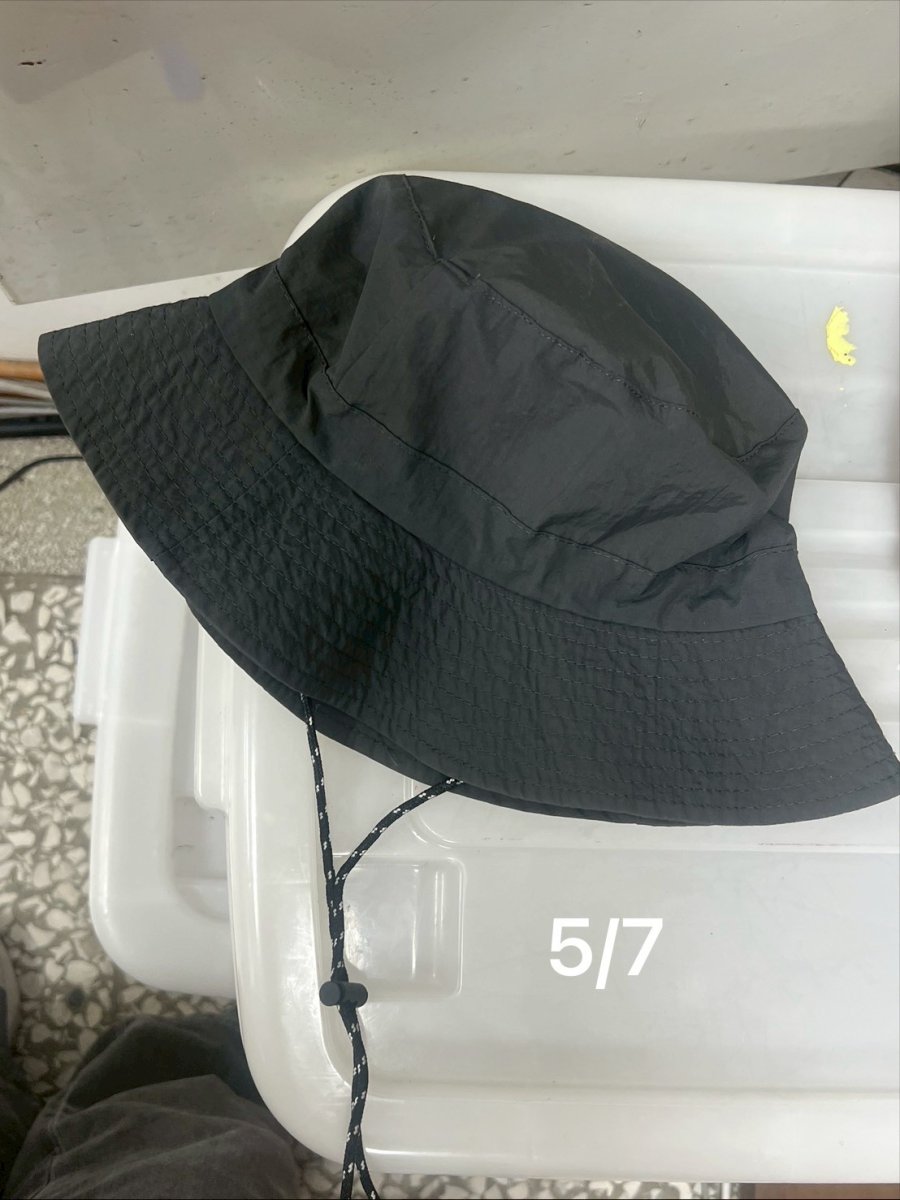 灰色漁夫帽